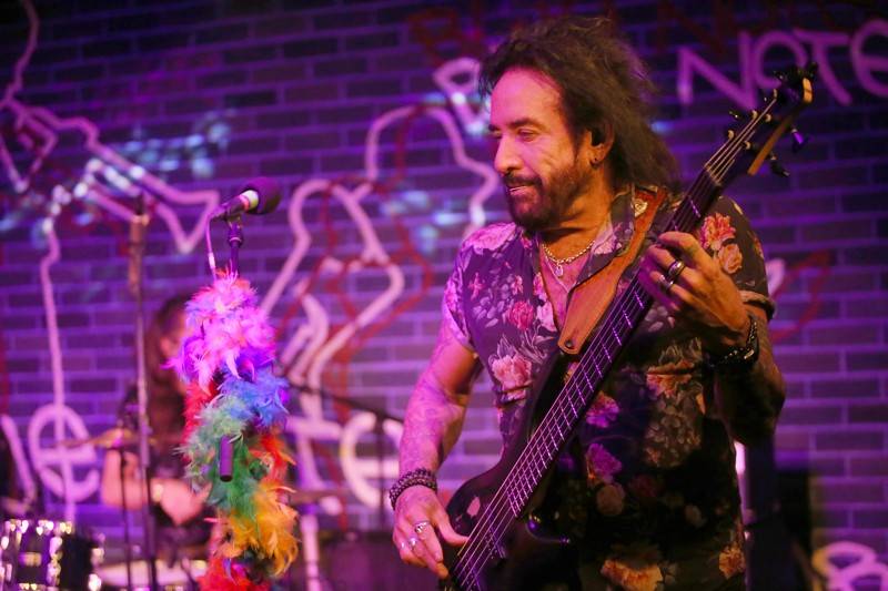 Marco Mendoza přivezl na Slovensko album New Direction