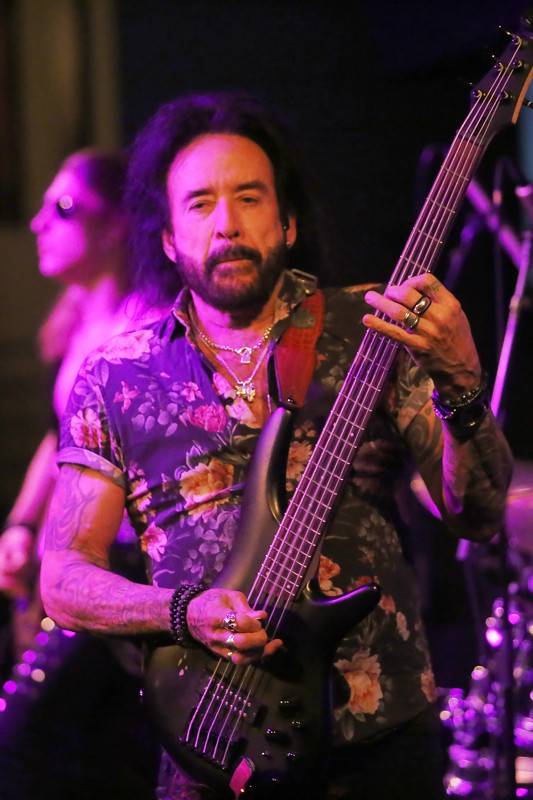 Marco Mendoza přivezl na Slovensko album New Direction