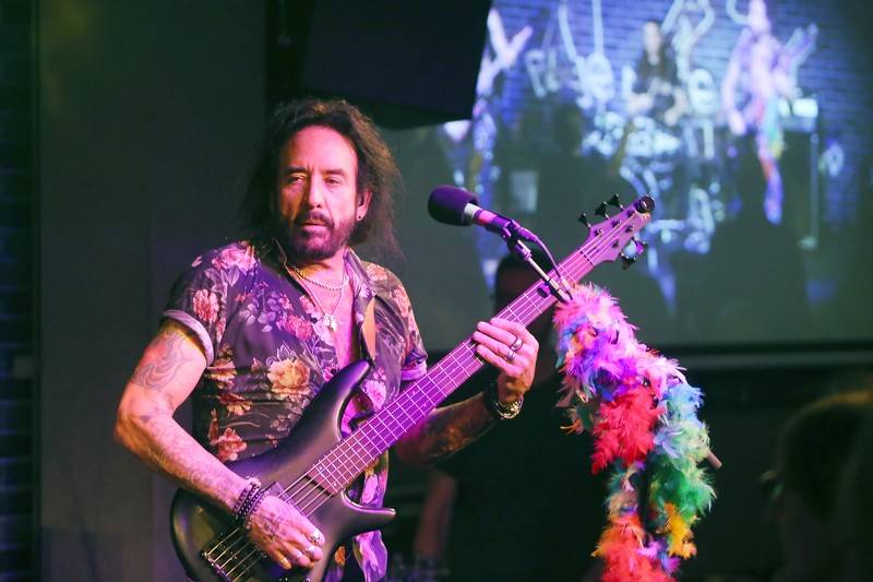 Marco Mendoza přivezl na Slovensko album New Direction