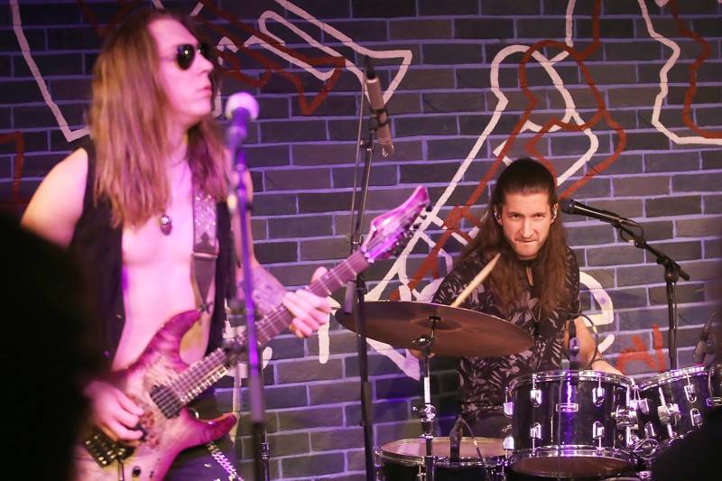 Marco Mendoza přivezl na Slovensko album New Direction