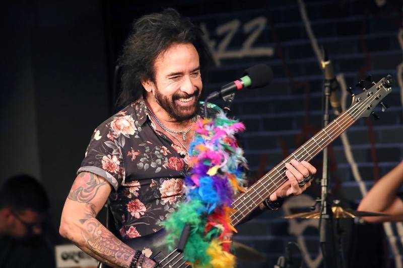 Marco Mendoza přivezl na Slovensko album New Direction