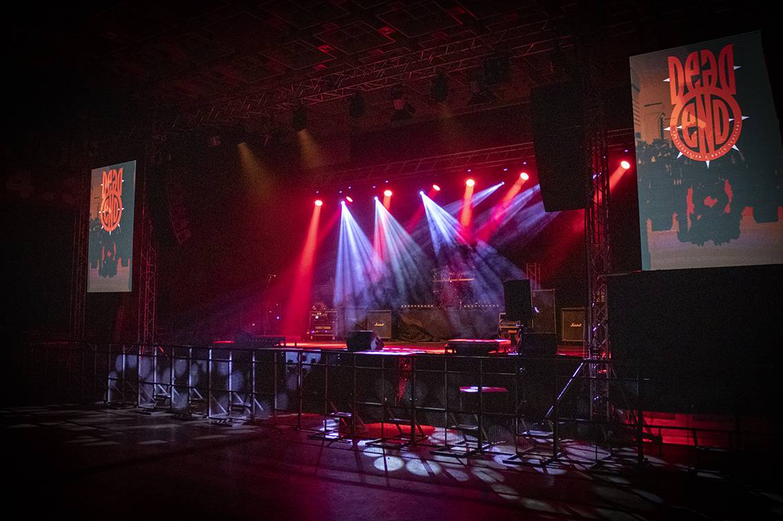 Dead End Festival se po třech letech rozezněl Českými Budějovicemi. Zahráli Hentai Corporation, Kurtizány z 25. Avenue nebo Honza Křížek