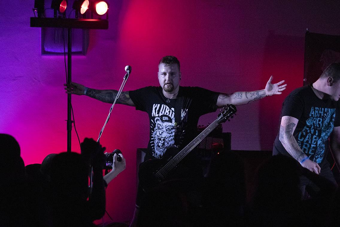 Dead End Festival se po třech letech rozezněl Českými Budějovicemi. Zahráli Hentai Corporation, Kurtizány z 25. Avenue nebo Honza Křížek