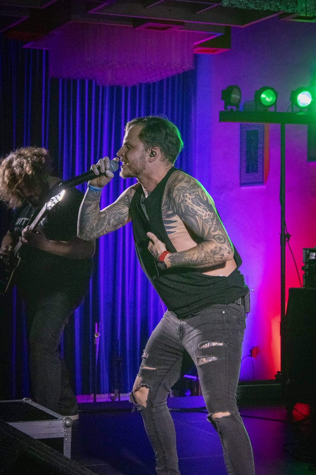 Dead End Festival se po třech letech rozezněl Českými Budějovicemi. Zahráli Hentai Corporation, Kurtizány z 25. Avenue nebo Honza Křížek