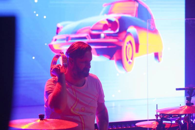 Fanoušci Tata Bojs vtrhli v brněnském Mahenově divadle na pódium