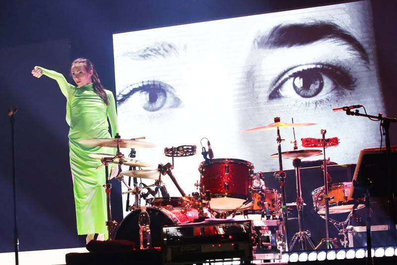 Fanoušci Tata Bojs vtrhli v brněnském Mahenově divadle na pódium