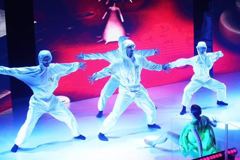 Fanoušci Tata Bojs vtrhli v brněnském Mahenově divadle na pódium