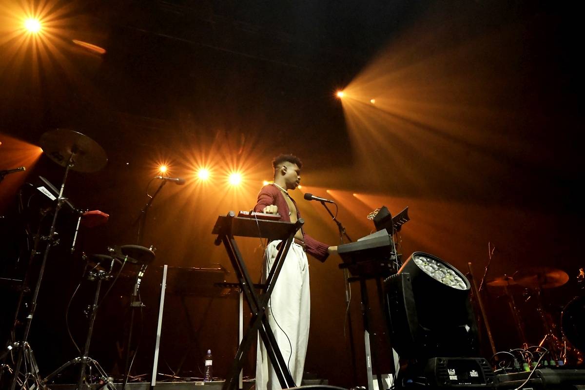 Bonobo ve Foru Karlín představil své nejemocionálnější album Fragments