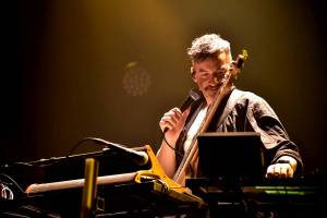 Bonobo ve Foru Karlín představil své nejemocionálnější album Fragments