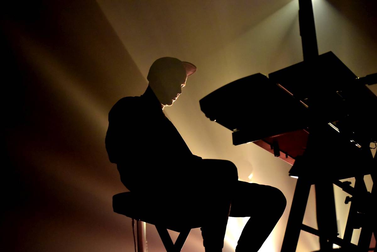 Bonobo ve Foru Karlín představil své nejemocionálnější album Fragments