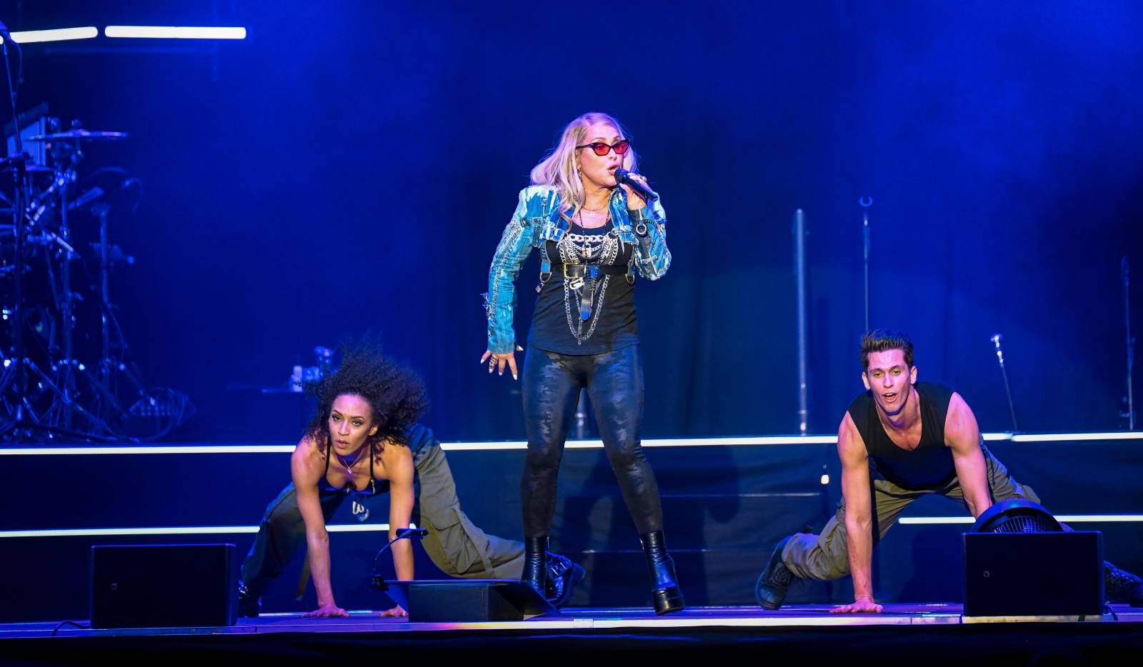 Anastacia konečně dorazila do Prahy, rozezpívala plné O2 universum