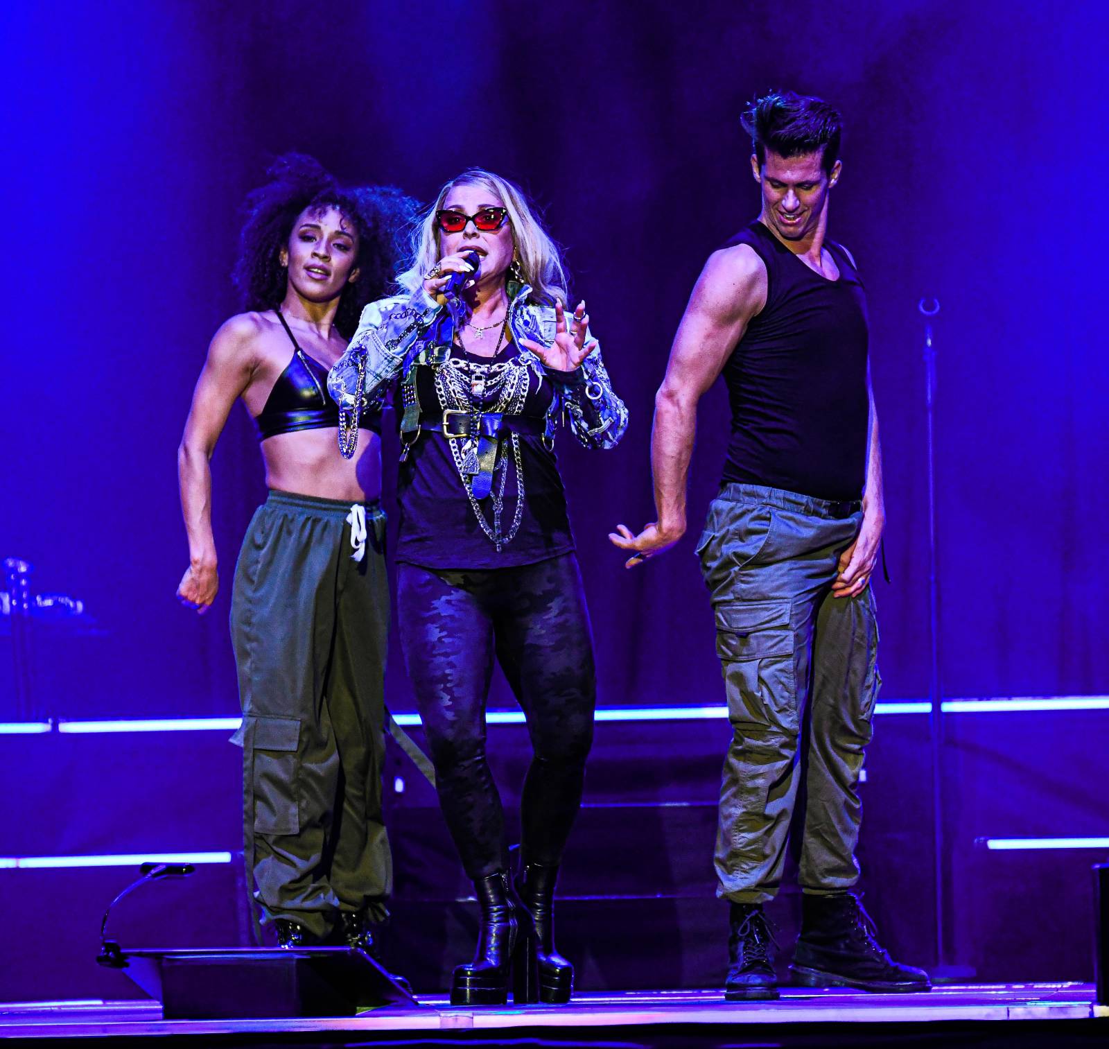 Anastacia konečně dorazila do Prahy, rozezpívala plné O2 universum