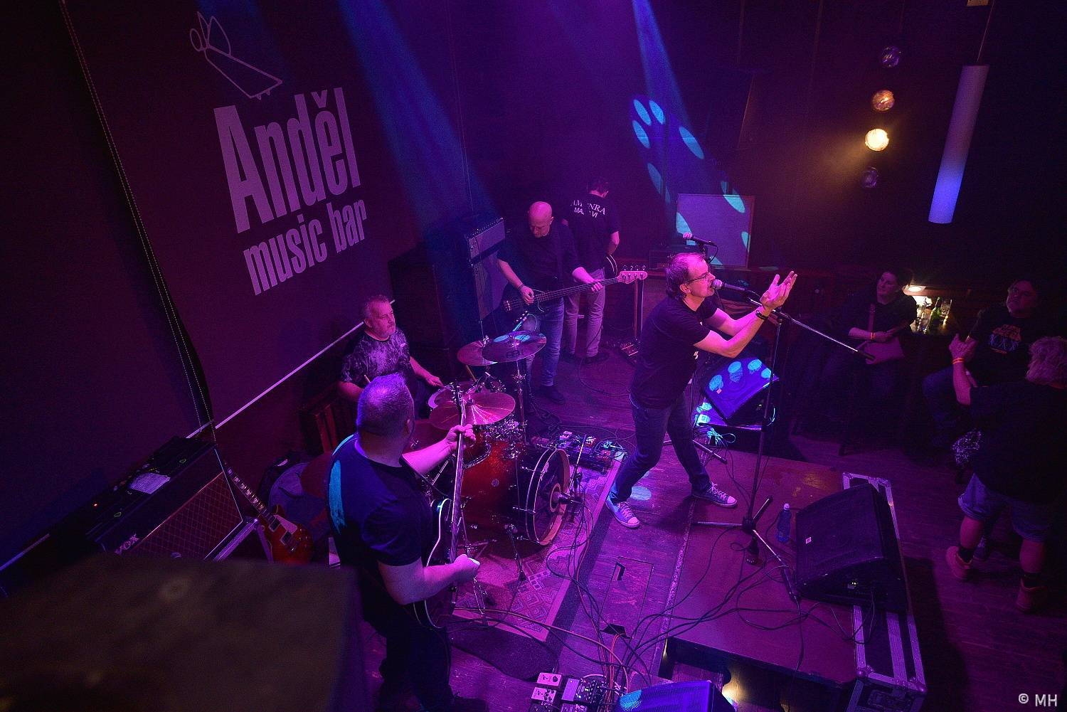 Prouza v Plzni oslavila Kristova léta, sekundoval jí Absolutní neklid