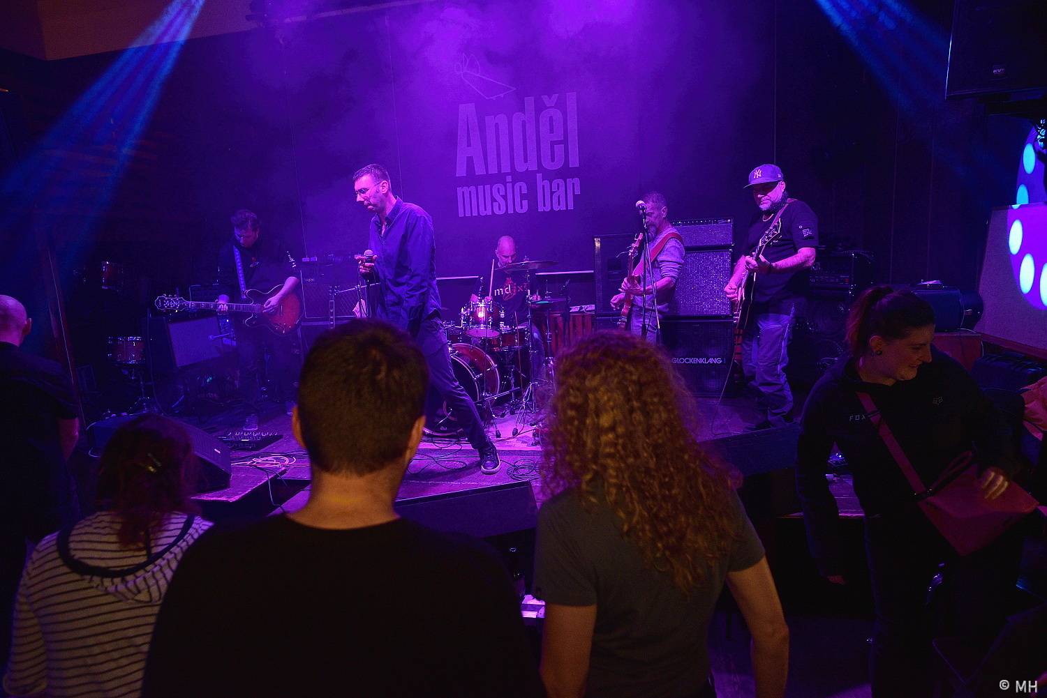 Prouza v Plzni oslavila Kristova léta, sekundoval jí Absolutní neklid