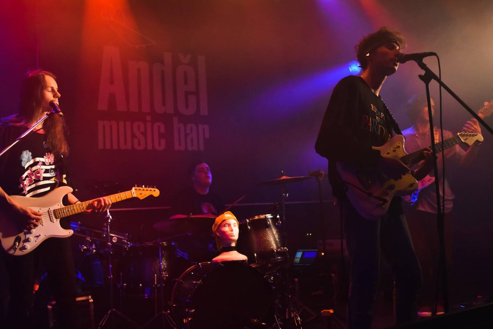 Deaf Heart nabídli Plzni průřez svou tvorbou, předskakovali jim Malone