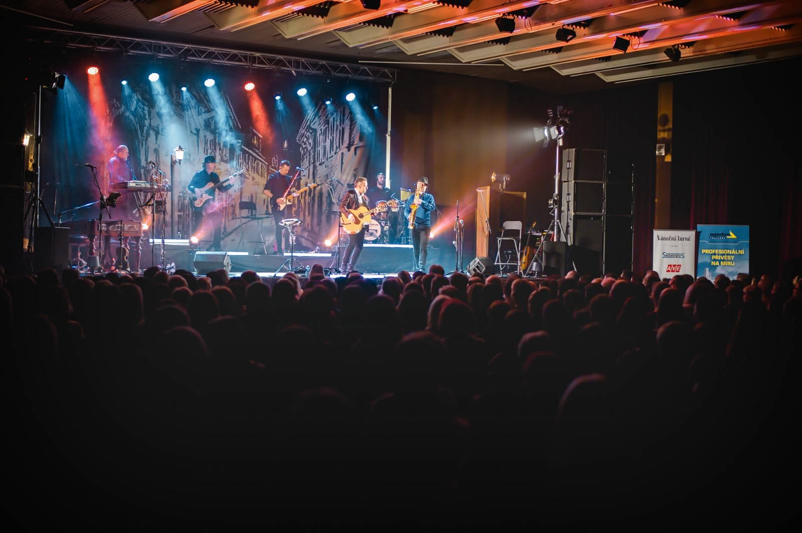 Petr Bende vyrazil na vánoční turné, Forum v rodné Třebíči beznadějně vyprodal