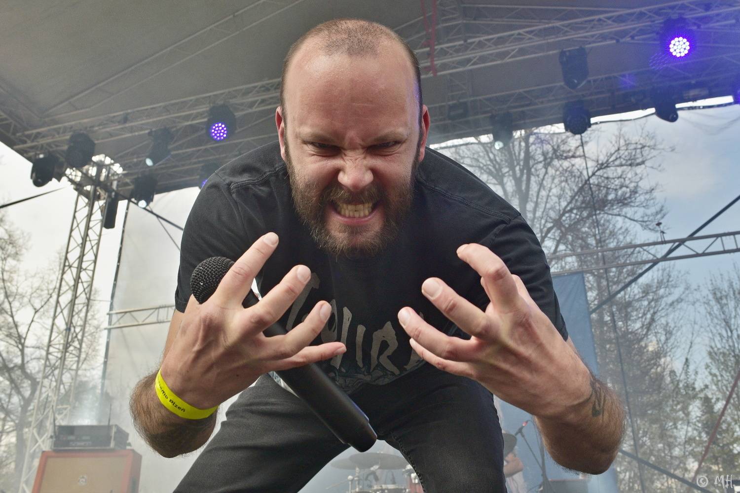 Rok 2022 objektivem fotografů | Martin Hanáček fotil Rock for JK Manětín, Kurtizány z 25. Avenue, Lordi nebo Znouzectnost