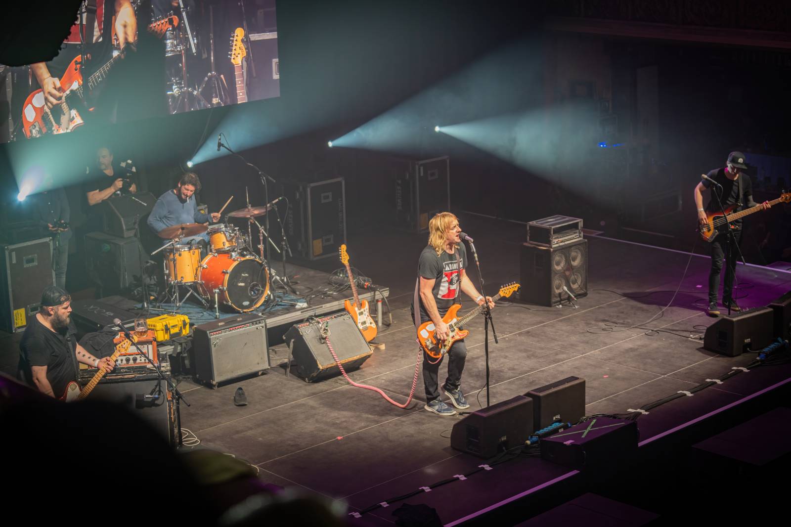 Na Vypsané fiXe se v Lucerně pogovalo, pot stříkal do všech stran