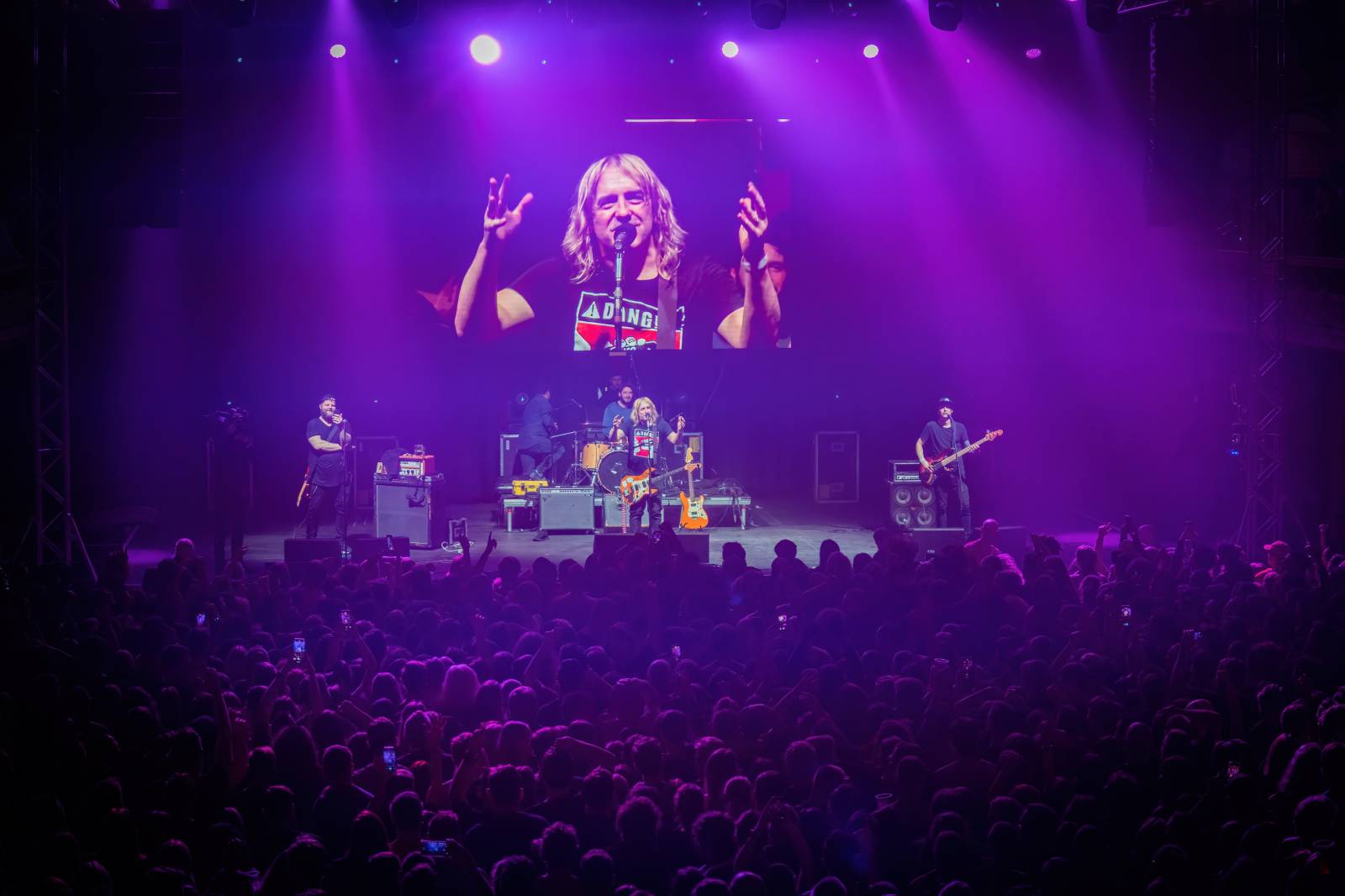 Na Vypsané fiXe se v Lucerně pogovalo, pot stříkal do všech stran