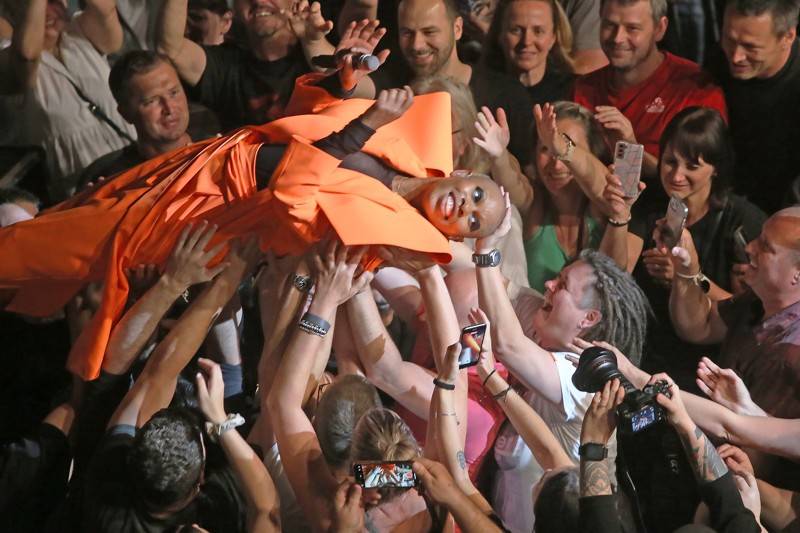 Rok 2022 objektivem fotografů | Karel Prchal zvěčnil Zaru Larsson, Judas Priest i Caluma Scotta