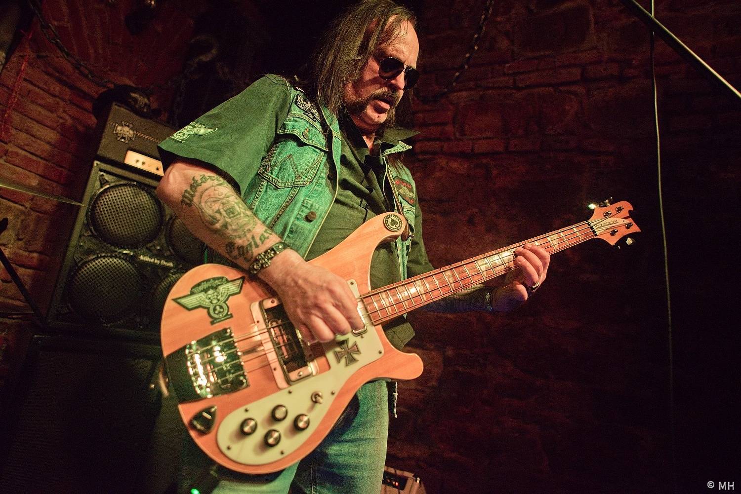 V Plzni vzpomínali na Lemmyho. V Parlamentu zahráli Bradavice, Motörreptile a Zvýšený Riziko