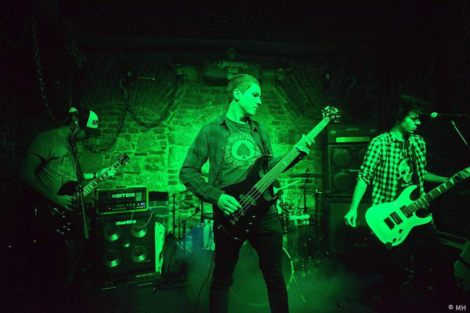 V Plzni vzpomínali na Lemmyho. V Parlamentu zahráli Bradavice, Motörreptile a Zvýšený Riziko