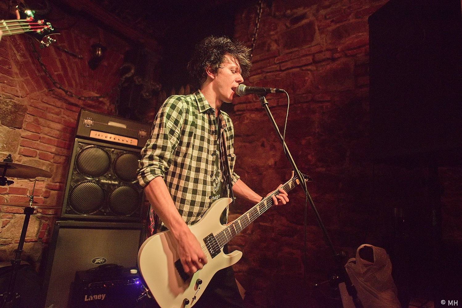 V Plzni vzpomínali na Lemmyho. V Parlamentu zahráli Bradavice, Motörreptile a Zvýšený Riziko