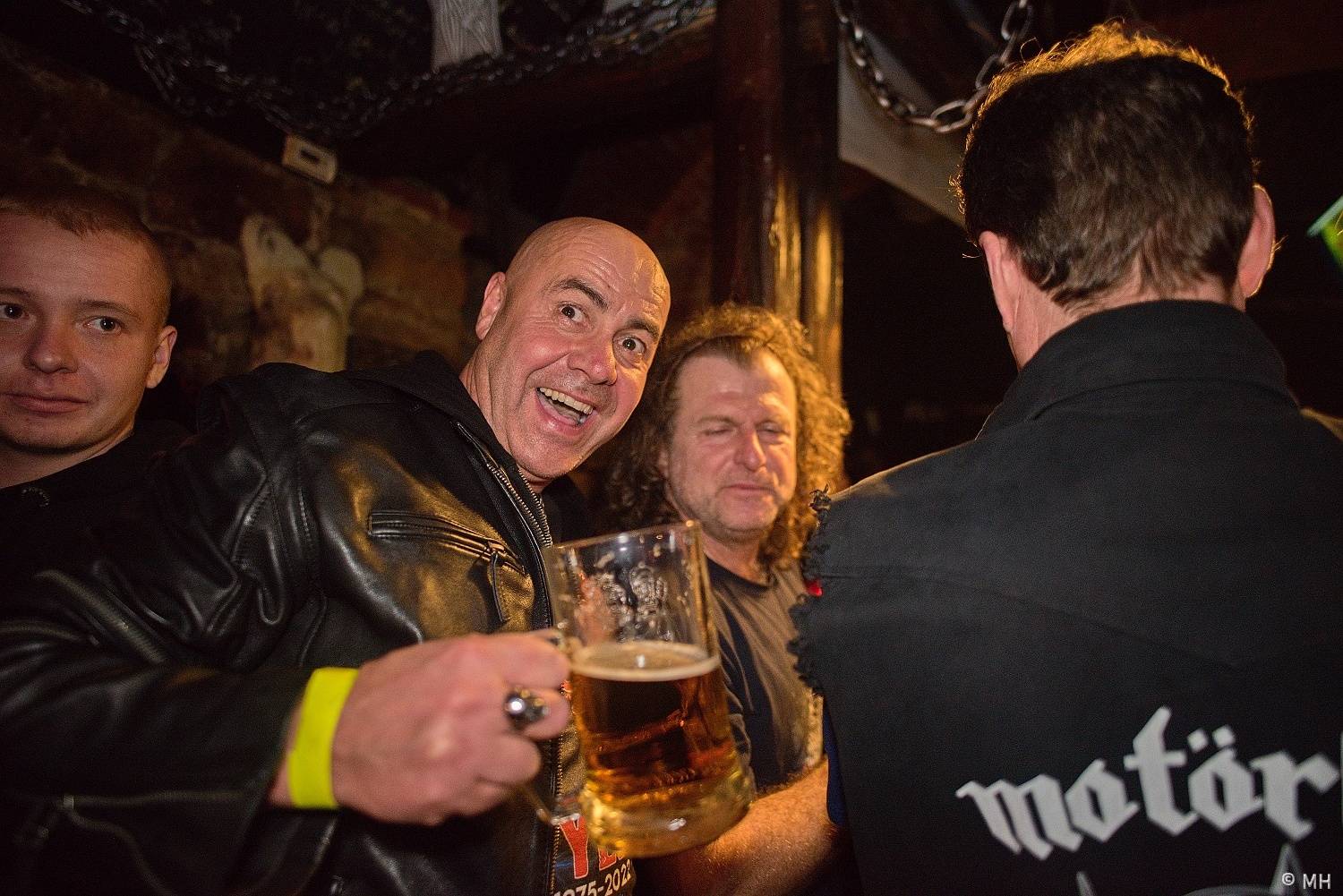 V Plzni vzpomínali na Lemmyho. V Parlamentu zahráli Bradavice, Motörreptile a Zvýšený Riziko