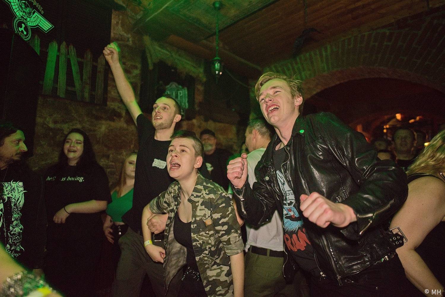 V Plzni vzpomínali na Lemmyho. V Parlamentu zahráli Bradavice, Motörreptile a Zvýšený Riziko