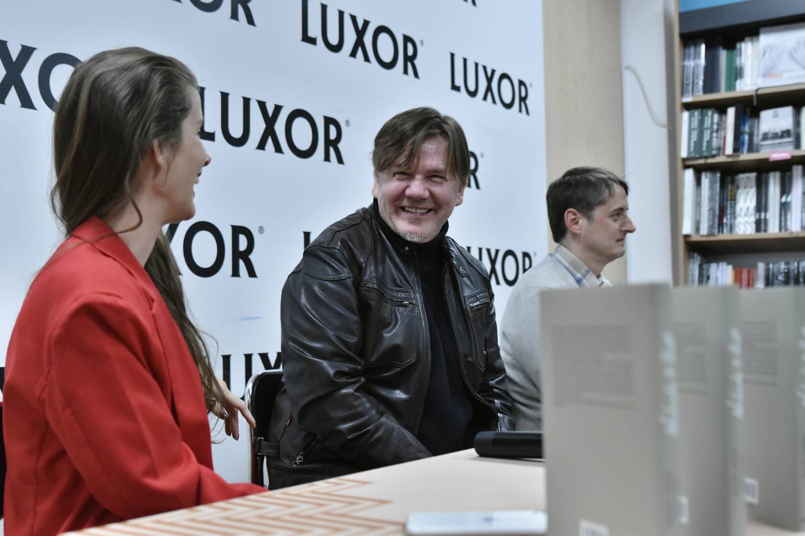 Michal Hrůza pokřtil v Luxoru svou biografii Nebudu ti lhát