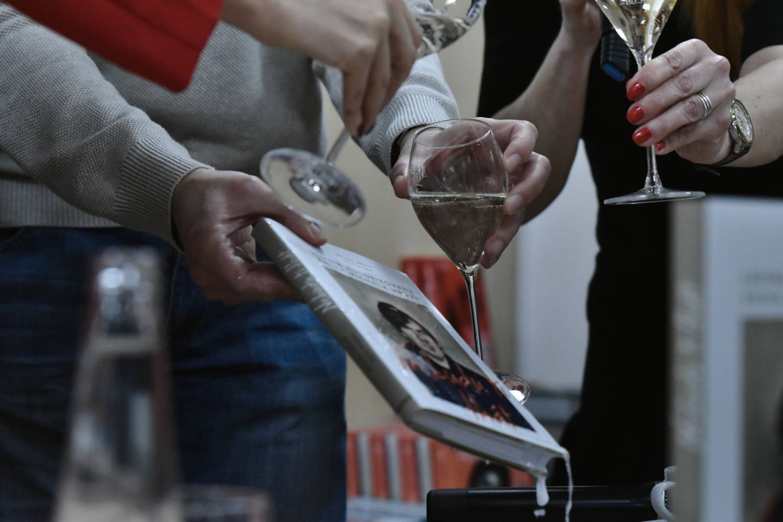 Michal Hrůza pokřtil v Luxoru svou biografii Nebudu ti lhát