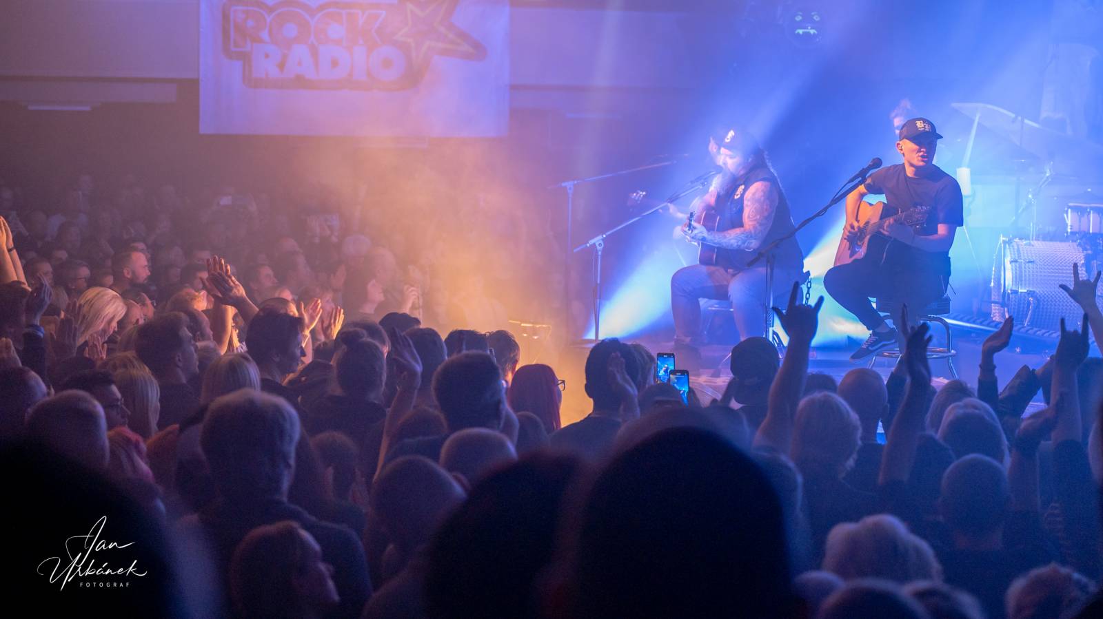 Rok 2022 objektivem fotografů | Jan Urbánek zachytil Stromboli v lomu Amerika, Tři sestry, Kabát i Heilung