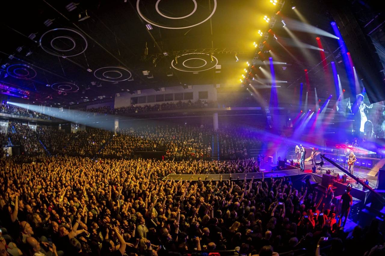 Arakain slavil v O2 universu čtyřicátiny, přáli mu Petr Kolář i Lucie Bílá