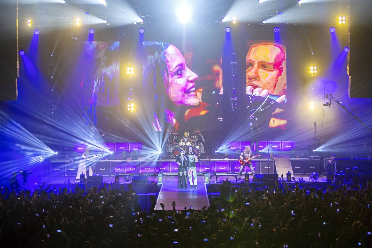 Arakain slavil v O2 universu čtyřicátiny, přáli mu Petr Kolář i Lucie Bílá