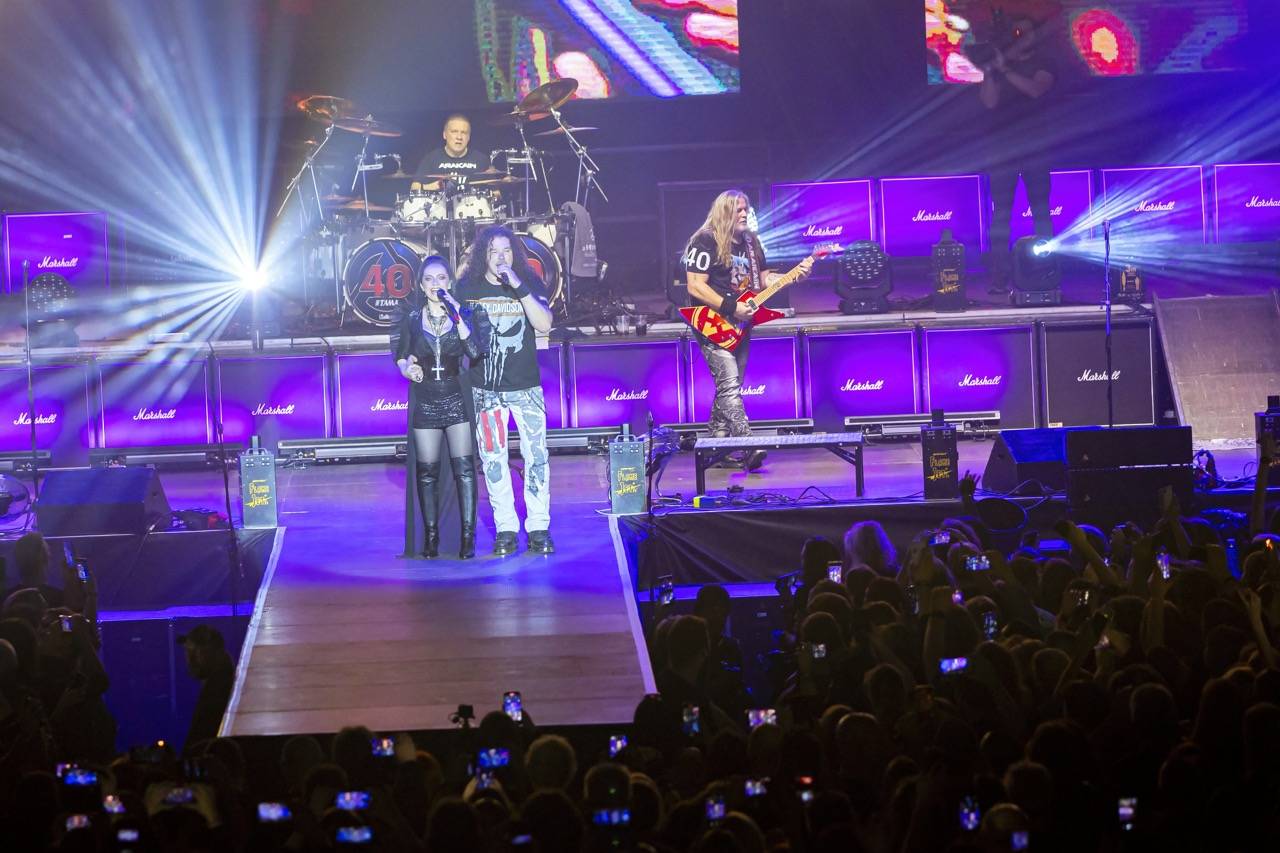 Arakain slavil v O2 universu čtyřicátiny, přáli mu Petr Kolář i Lucie Bílá