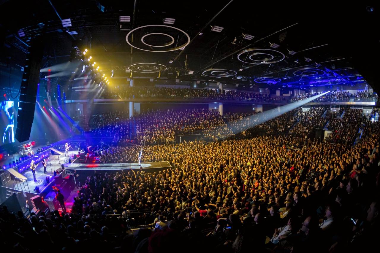 Arakain slavil v O2 universu čtyřicátiny, přáli mu Petr Kolář i Lucie Bílá