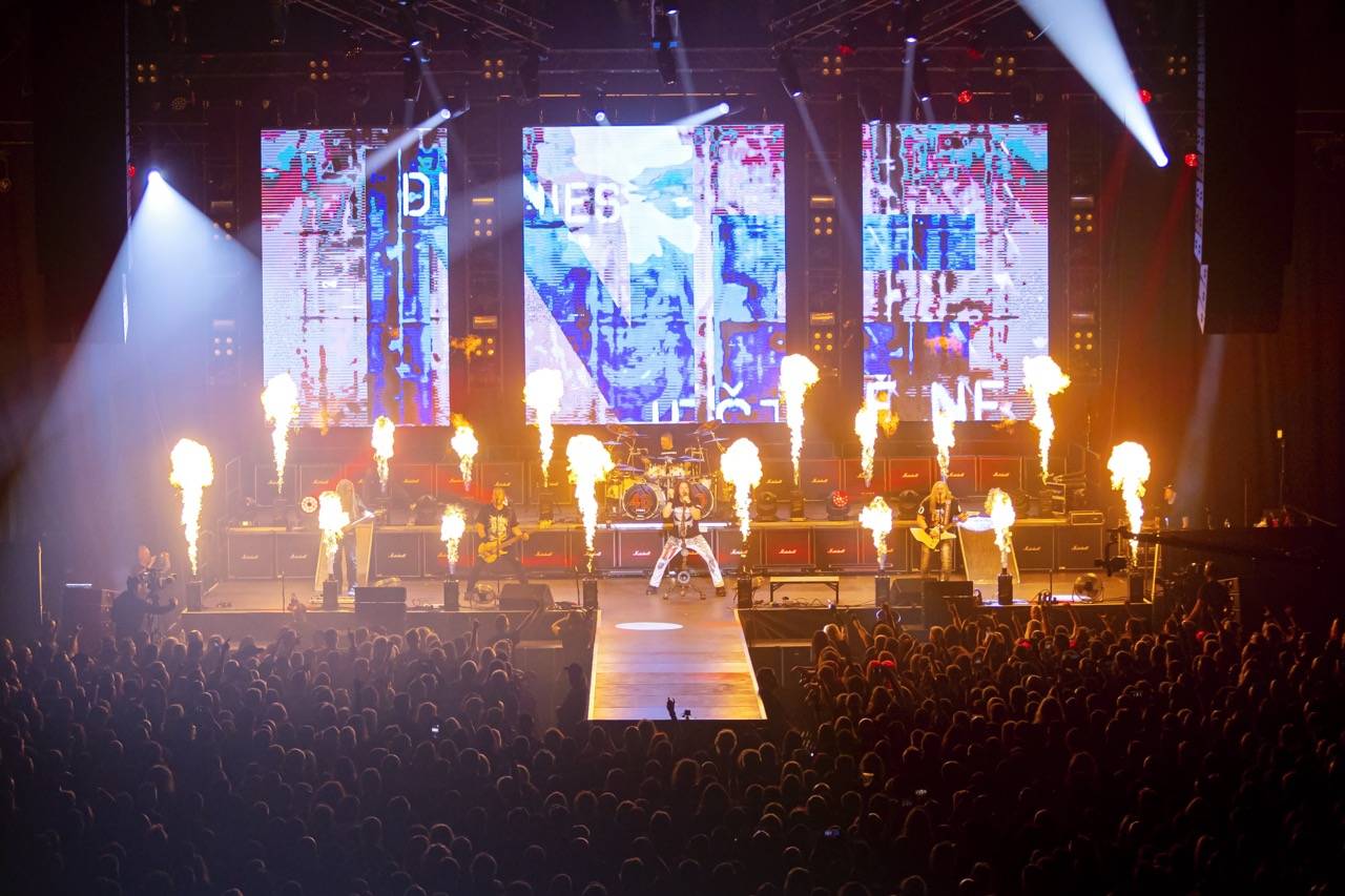 Arakain slavil v O2 universu čtyřicátiny, přáli mu Petr Kolář i Lucie Bílá