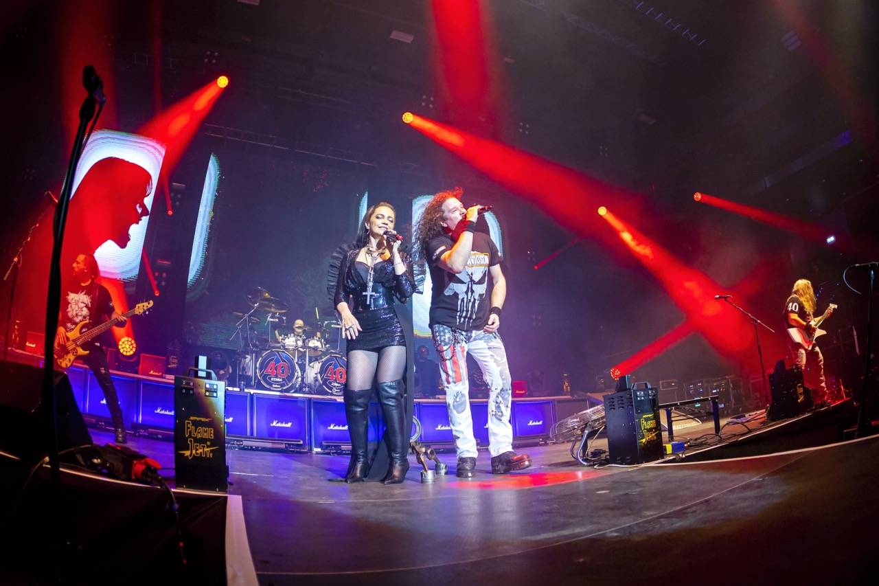 Arakain slavil v O2 universu čtyřicátiny, přáli mu Petr Kolář i Lucie Bílá