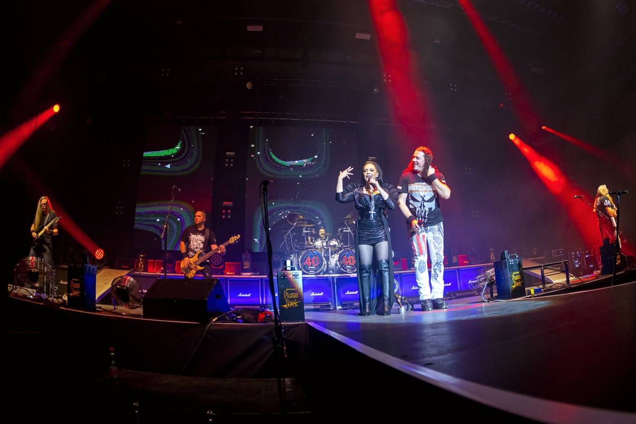 Arakain slavil v O2 universu čtyřicátiny, přáli mu Petr Kolář i Lucie Bílá