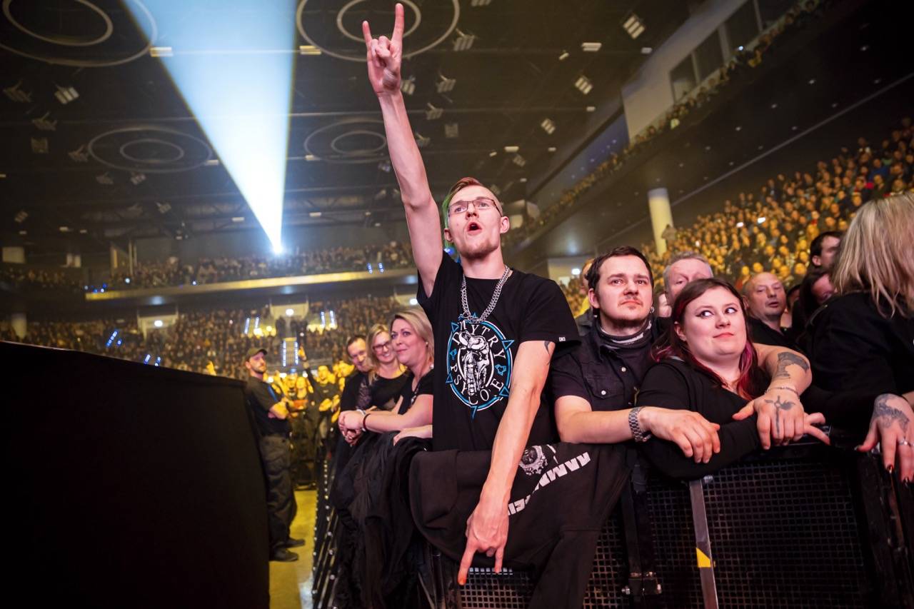 Arakain slavil v O2 universu čtyřicátiny, přáli mu Petr Kolář i Lucie Bílá