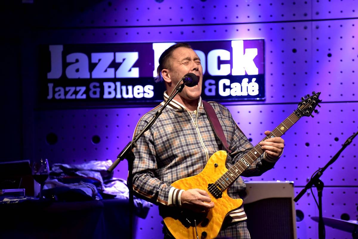 Jazz Dock si užil blues-rockový večer. Synovec Erica Claptona Will Johns uchvátil pražské publikum