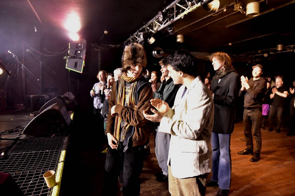 Rock Café hostilo SUPŠ Fest. Akci, na které se učitel promění v normální týpka s kytarou a introvertní student ve řvoucího tygra