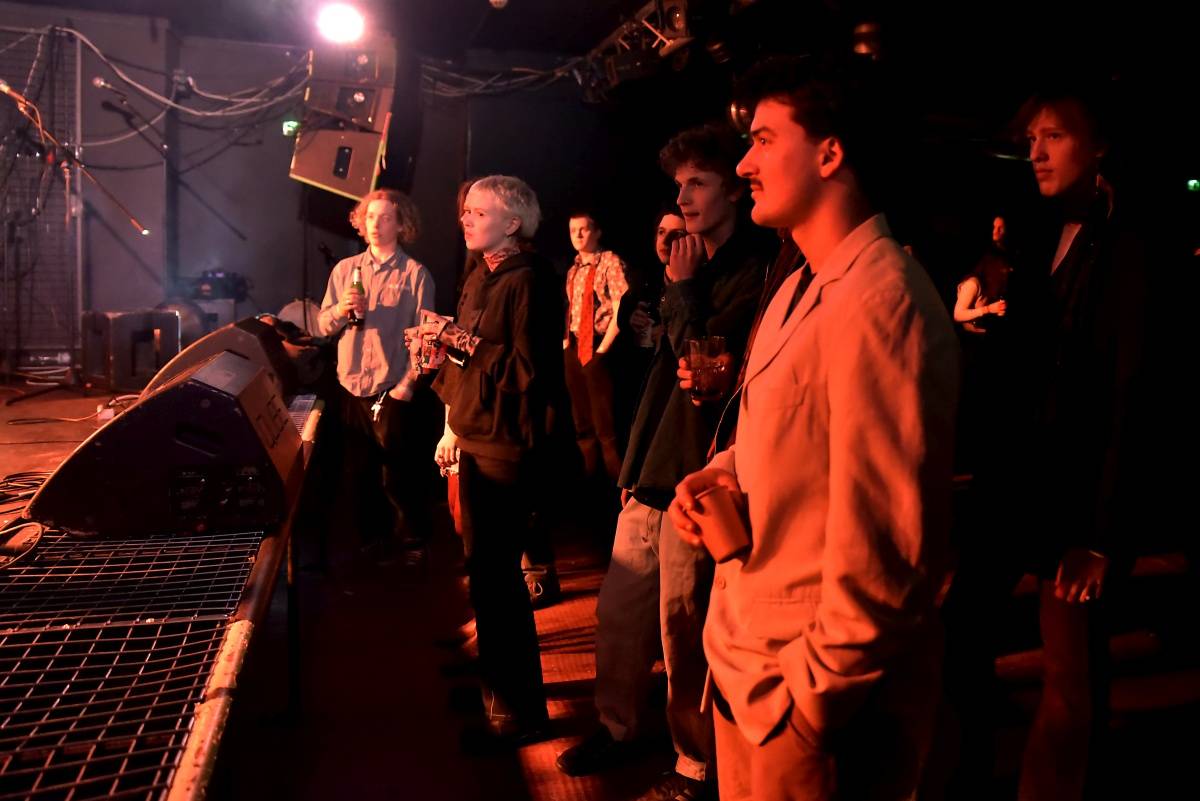 Rock Café hostilo SUPŠ Fest. Akci, na které se učitel promění v normální týpka s kytarou a introvertní student ve řvoucího tygra