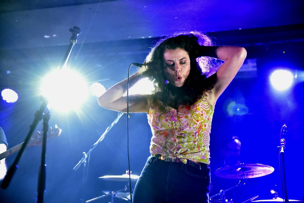 Rock Café hostilo SUPŠ Fest. Akci, na které se učitel promění v normální týpka s kytarou a introvertní student ve řvoucího tygra