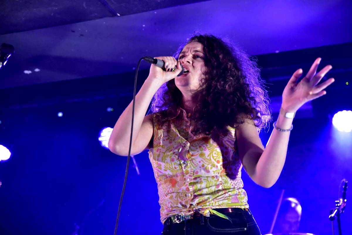 Rock Café hostilo SUPŠ Fest. Akci, na které se učitel promění v normální týpka s kytarou a introvertní student ve řvoucího tygra