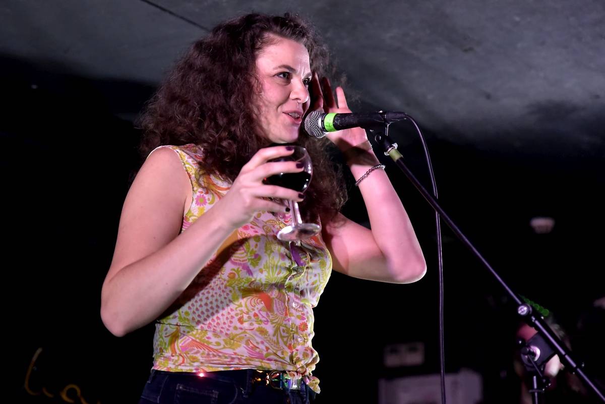 Rock Café hostilo SUPŠ Fest. Akci, na které se učitel promění v normální týpka s kytarou a introvertní student ve řvoucího tygra