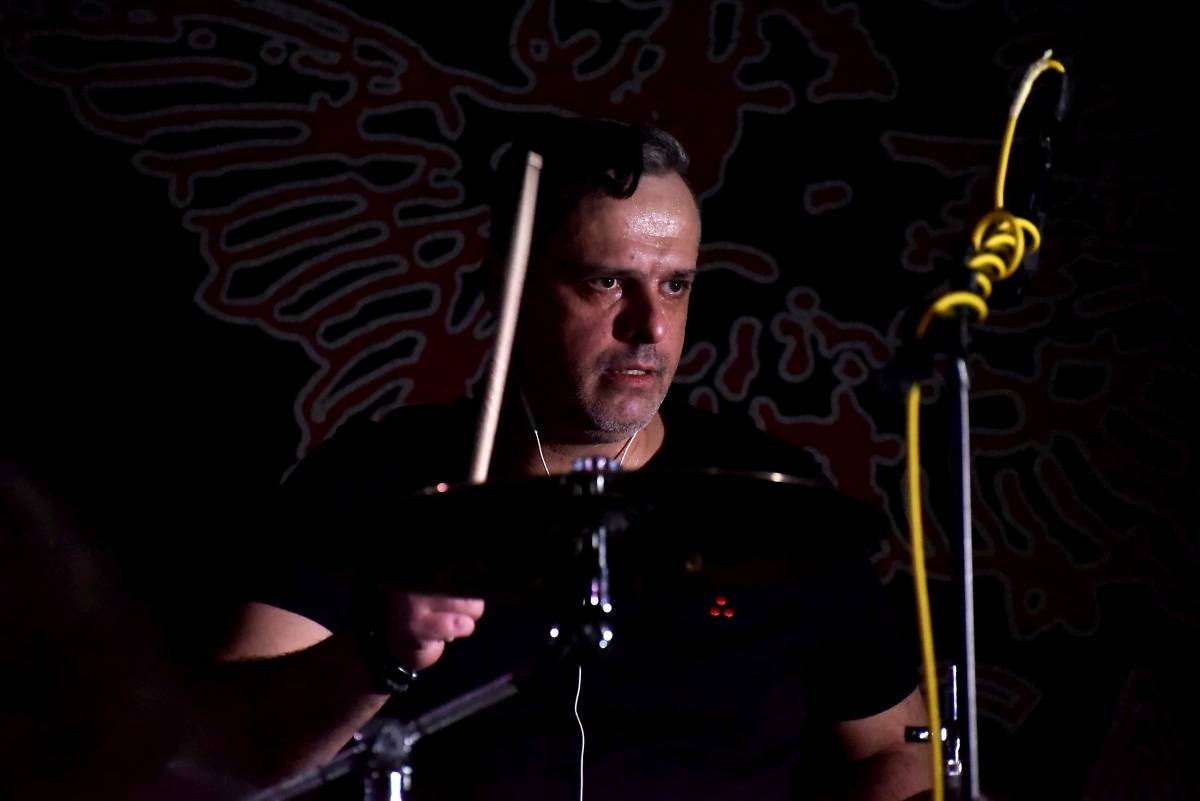 Rock Café hostilo SUPŠ Fest. Akci, na které se učitel promění v normální týpka s kytarou a introvertní student ve řvoucího tygra