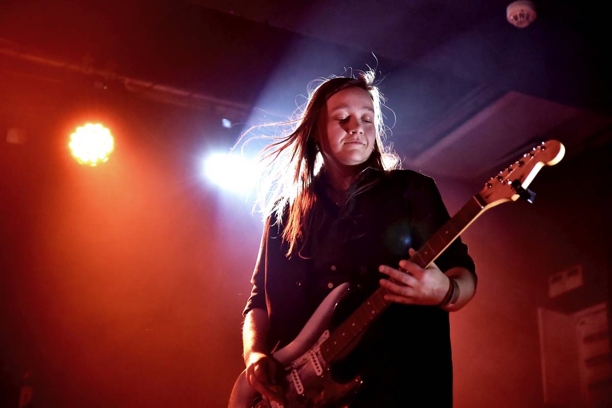 Rock Café hostilo SUPŠ Fest. Akci, na které se učitel promění v normální týpka s kytarou a introvertní student ve řvoucího tygra