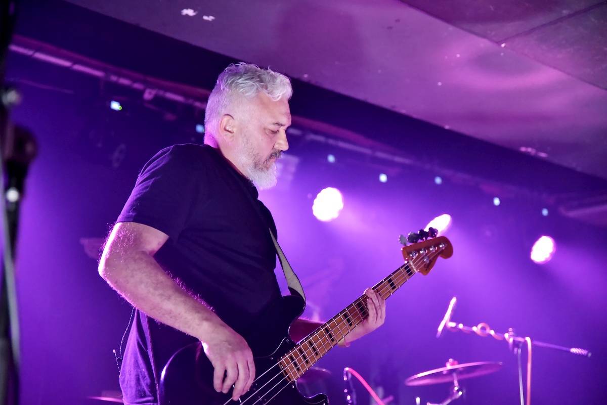 Rock Café hostilo SUPŠ Fest. Akci, na které se učitel promění v normální týpka s kytarou a introvertní student ve řvoucího tygra