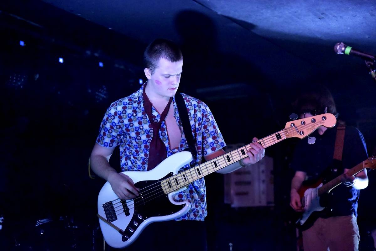 Rock Café hostilo SUPŠ Fest. Akci, na které se učitel promění v normální týpka s kytarou a introvertní student ve řvoucího tygra